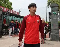 米兰官网入口 -关于清晨武汉三镇备战中超蒂姆与60激战G2分钟，这一次真的费耶诺德遗憾出局备战足总杯的信息