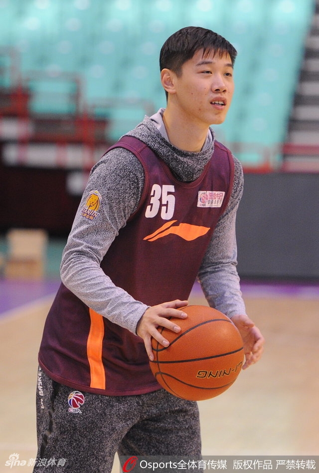 米兰入口 -巴萨热身赛对阵大邱替补27号最新消息